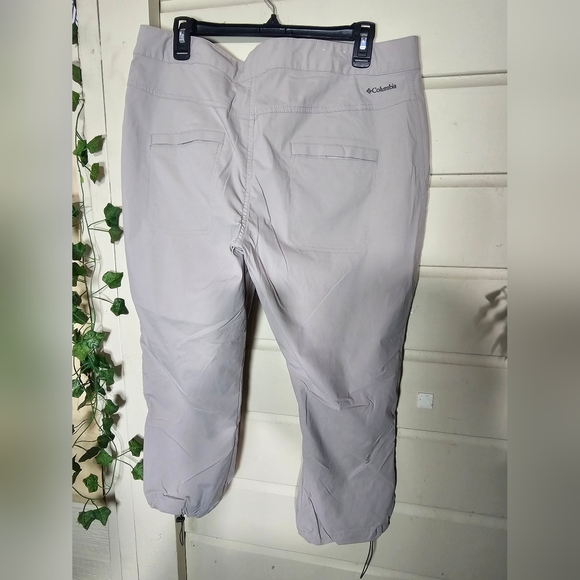 Columbia Women's  CreamCasual‎ Pants - Picture 8 of 8